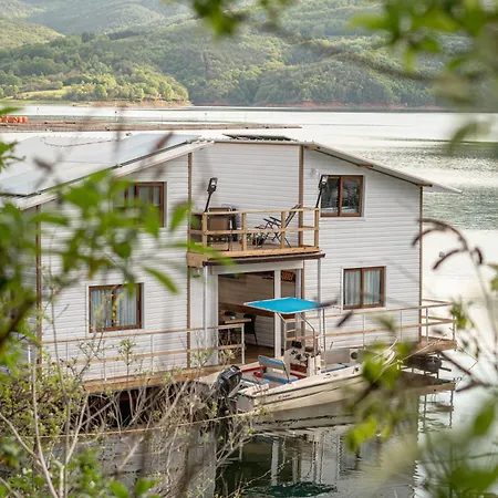 Case de vacanță плаващи къщи райски кът язовир кърджали *