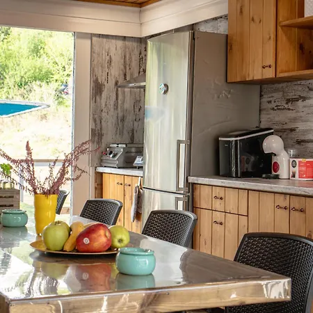 Holiday home плаващи къщи райски кът язовир кърджали Brosh