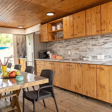 Holiday home плаващи къщи райски кът язовир кърджали