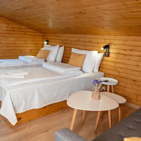 плаващи къщи райски кът язовир кърджали * Brosh